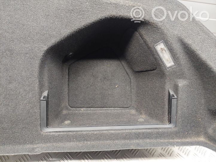 Volkswagen PASSAT CC Rivestimento pannello laterale del bagagliaio/baule 3C8867428J