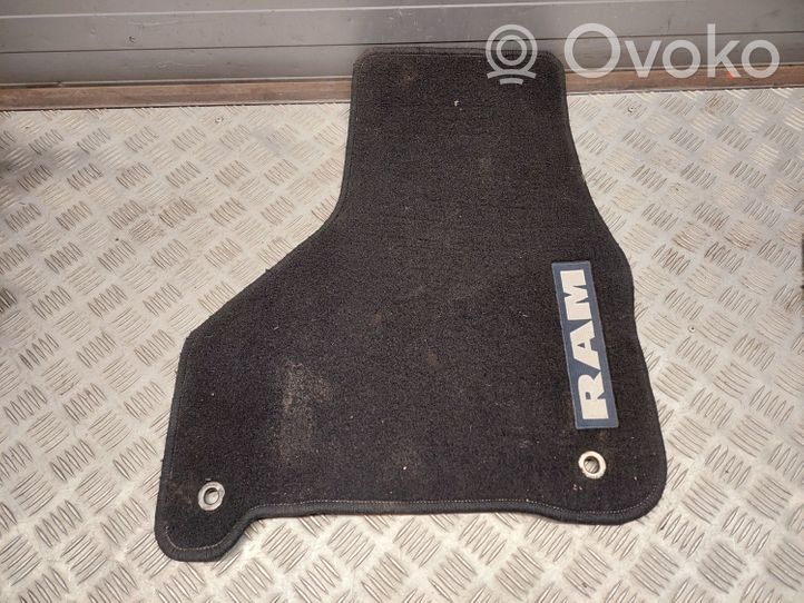 Dodge RAM Tapis de sol avant 