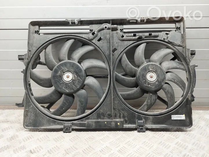 Audi Q3 F3 Kale ventilateur de radiateur refroidissement moteur 8K0121003AG