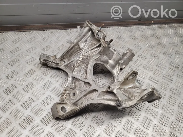 Audi A4 S4 B9 Łapa / Mocowanie silnika 8W0399296ED