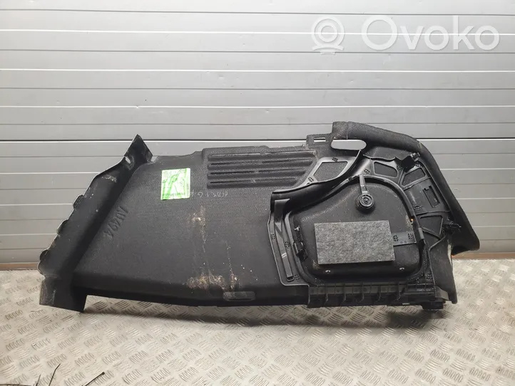 Audi A5 Bagāžnieka sānu apakšējās apdares panelis 8W6863879L