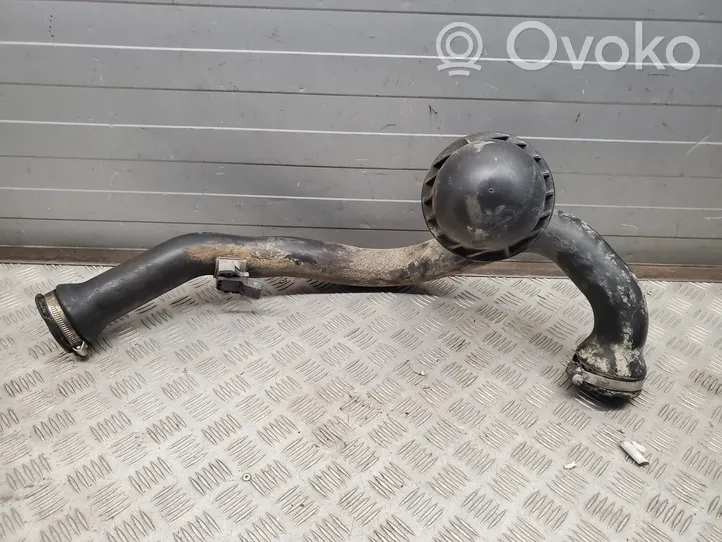 Audi A5 Tube d'admission de tuyau de refroidisseur intermédiaire 8W0145673L