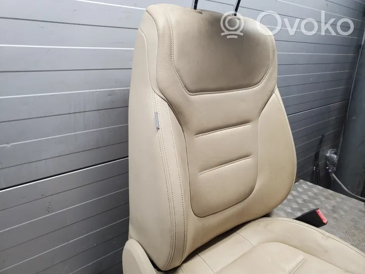 Volkswagen Touareg II Asiento delantero del pasajero 7P6959339