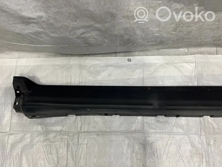 Maserati Levante Sill 670040336