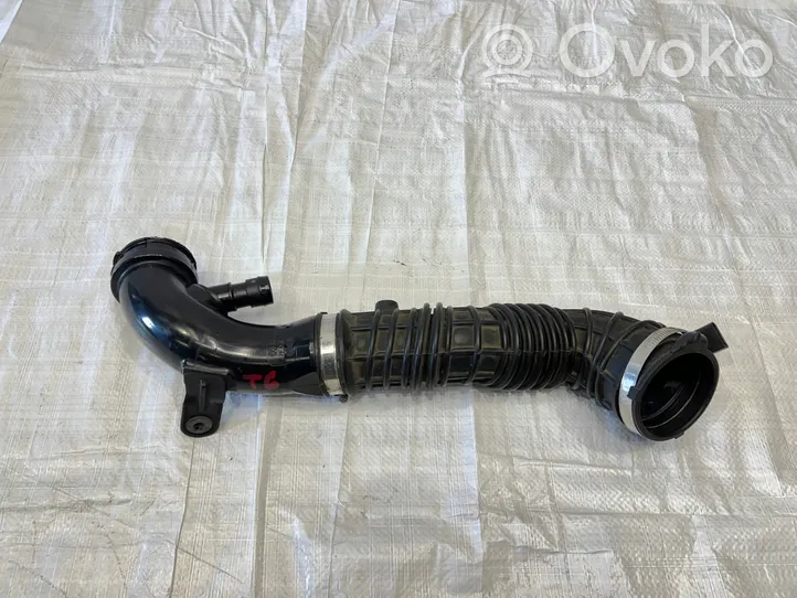 Volkswagen Transporter - Caravelle T6 Turbo air intake inlet pipe/hose 7E0129654K