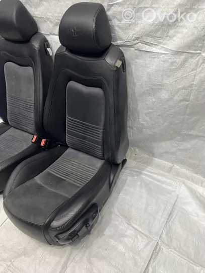 Maserati GranTurismo Sitze komplett 