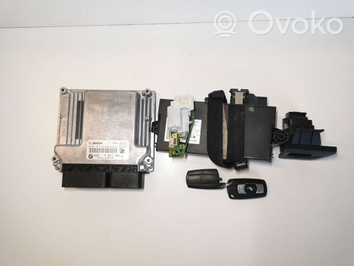 BMW 1 E81 E87 Komputer / Sterownik ECU i komplet kluczy 7811701