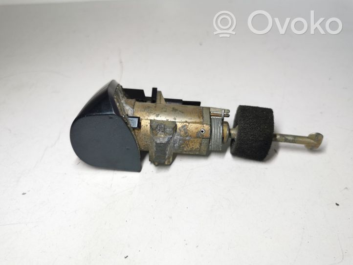 Mercedes-Benz C W203 Front door lock (next to the handle) 5WK49022