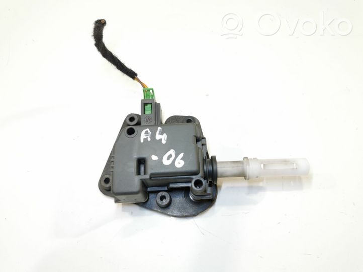 Audi A4 S4 B7 8E 8H Tailgate boot lock/latch motor 8E9827833