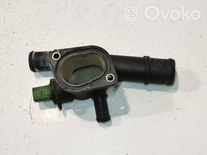 Audi A2 Tuyau de liquide de refroidissement moteur 038121133