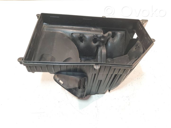 Volvo XC70 Air filter box 