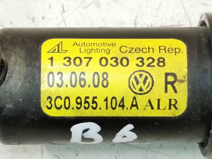 Volkswagen PASSAT B6 Dysza spryskiwacza lampy przedniej 3C0955104A