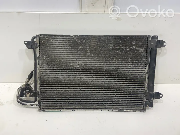 Volkswagen Golf V Jäähdyttimen lauhdutin (A/C) 1K0820411J