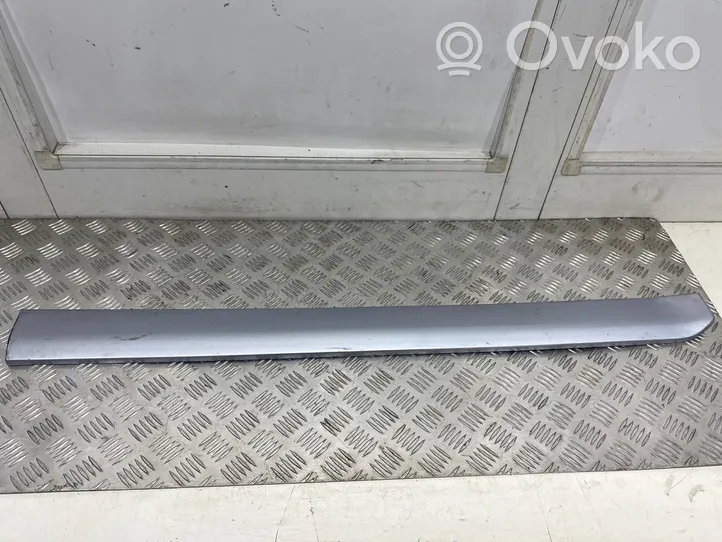 Mitsubishi Outlander Listón embellecedor de la puerta delantera (moldura) 5727A029