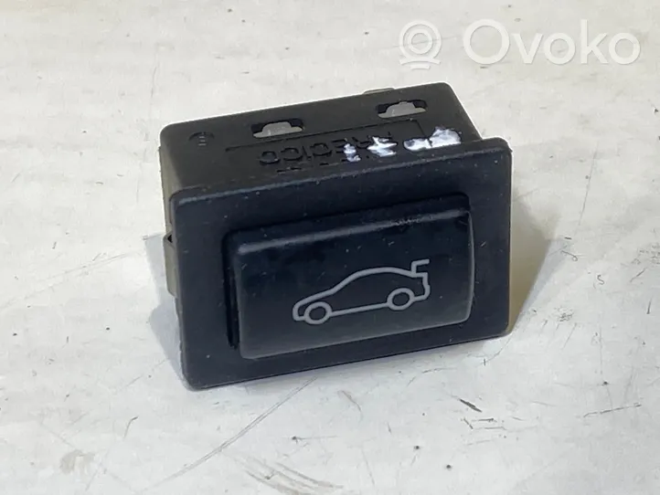 BMW 5 F10 F11 Przełącznik / Przycisk otwierania klapy bagażnika 9200316