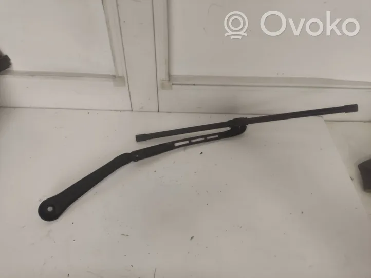 BMW 3 E92 E93 Front wiper blade arm 7171639