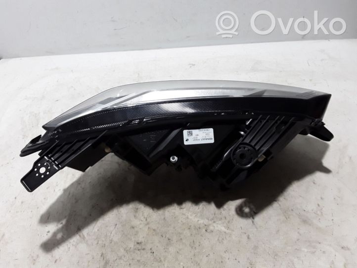 Dacia Sandero III Lampa przednia 260608545R