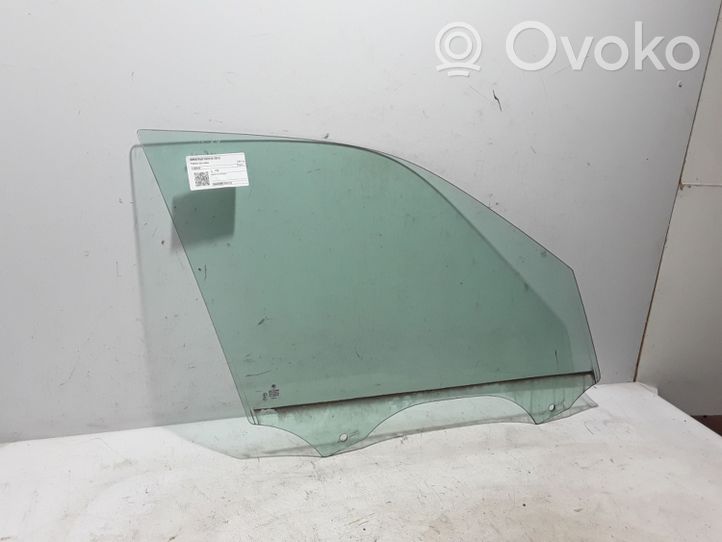 BMW X5 E70 Vetro del finestrino della portiera anteriore - quattro porte 7137014