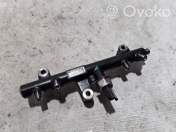 Ford Kuga II Tuyau de conduite principale de carburant 9681909680