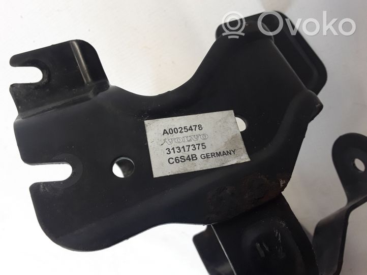 Volvo S60 Power steering pump mounting bracket 