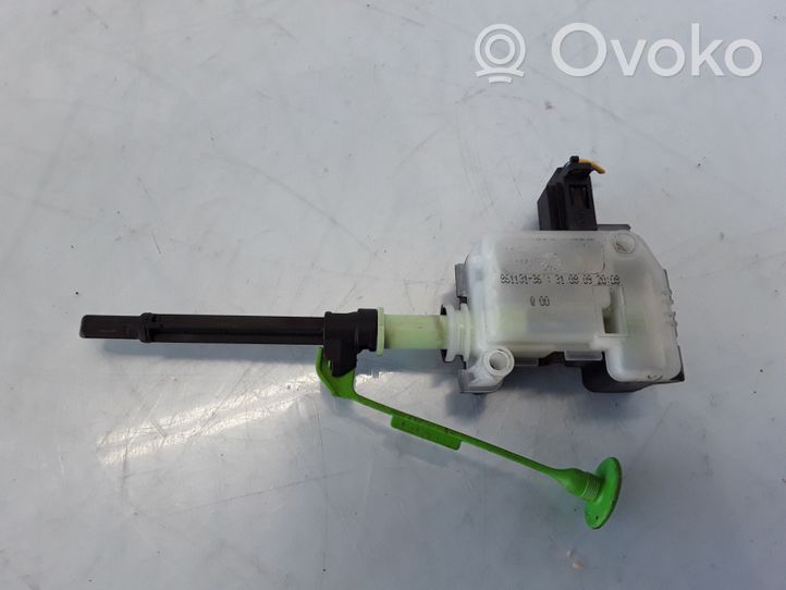 Volvo XC60 Verrouillage du bouchon du réservoir de carburant 861131-36