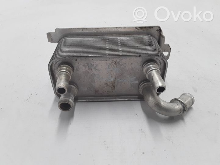 Volvo XC70 Oil filter mounting bracket 