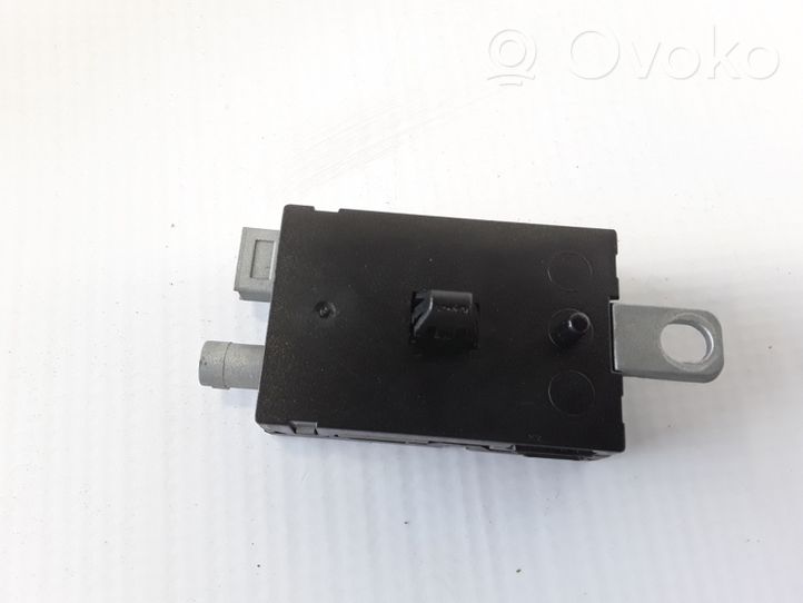 Volvo S60 Antenos stiprintuvas 