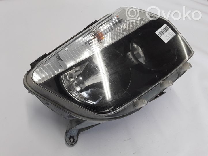 Dacia Duster Lampa przednia 260101891R