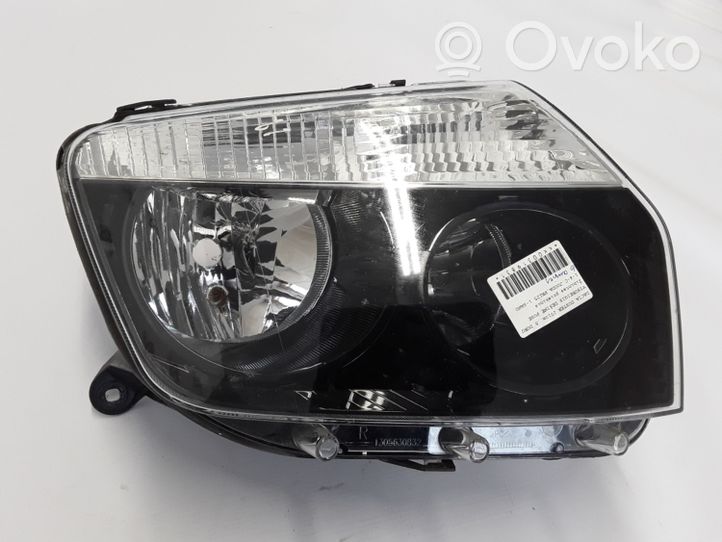 Dacia Duster Lampa przednia 260100067R