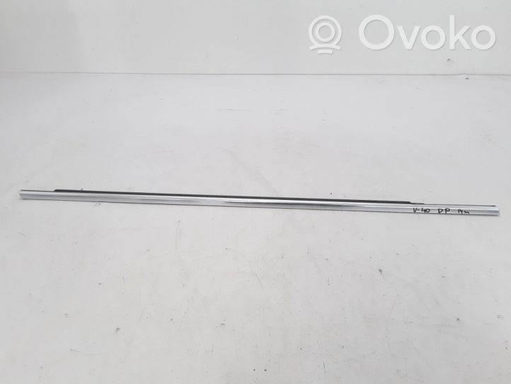 Volvo V40 Moulures des vitres de la porte avant 31278522