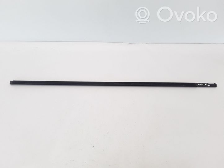 Volvo V60 Moulures des vitres de la porte avant 30799425