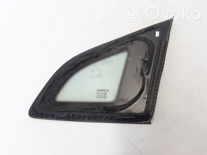 Renault Megane III Rear side window/glass 833070008R