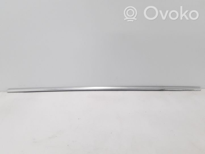 Volvo XC60 Listwa / Uszczelka szyby drzwi przednich 31385843