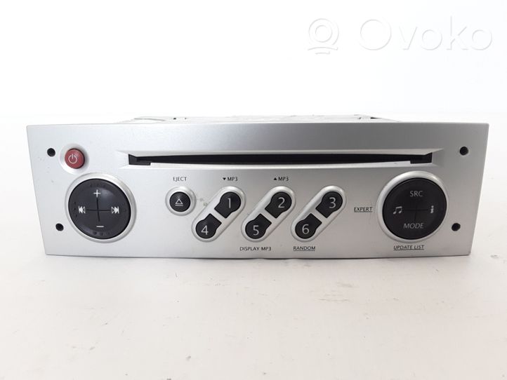 Renault Modus Radio/CD/DVD/GPS head unit 8200633627