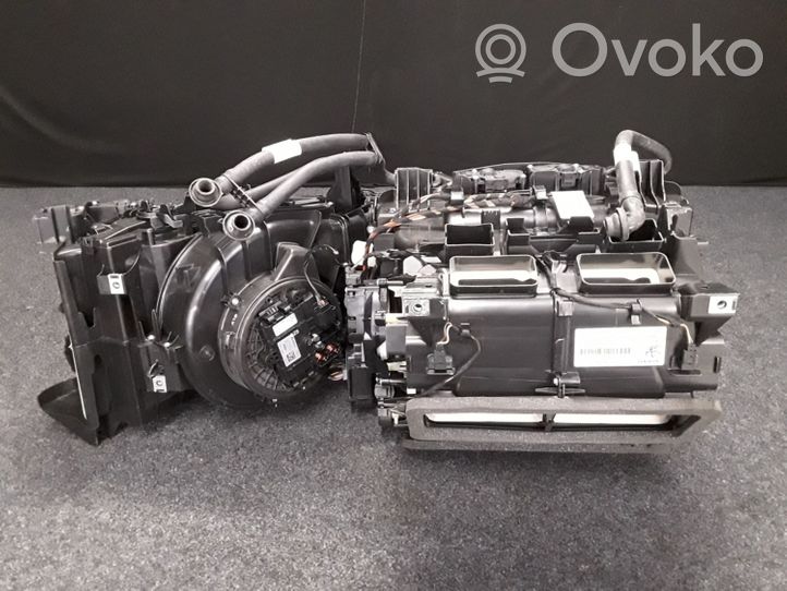 Volvo S90, V90 Sisälämmityksen ilmastoinnin korin kotelo 31497561