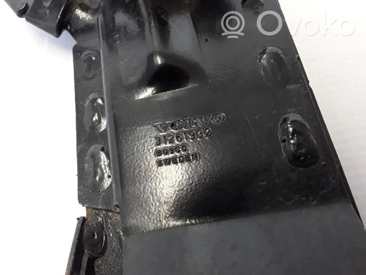 Volvo V60 Radiator mount bracket 31261932