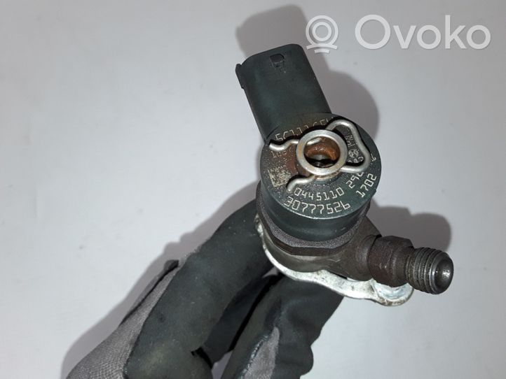 Volvo XC70 Fuel injector 30777526