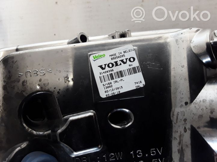 Volvo V60 Faro diurno con luce led 31420396