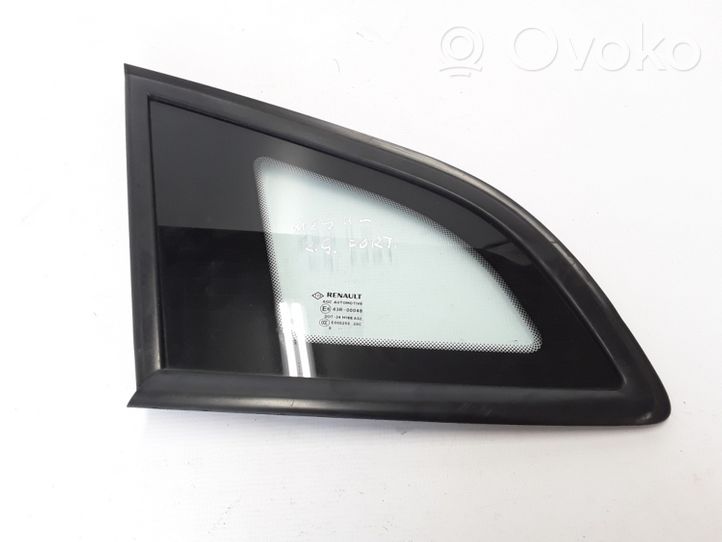 Renault Megane III Rear side window/glass 833070008R