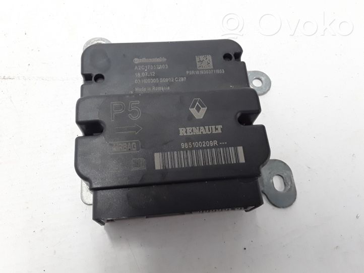 Dacia Duster II Unidad de control/módulo del Airbag 985100209R