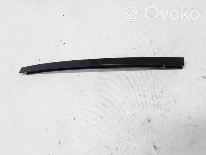 BMW 3 F30 F35 F31 Rail de pare-brise de porte arrière 51357258301