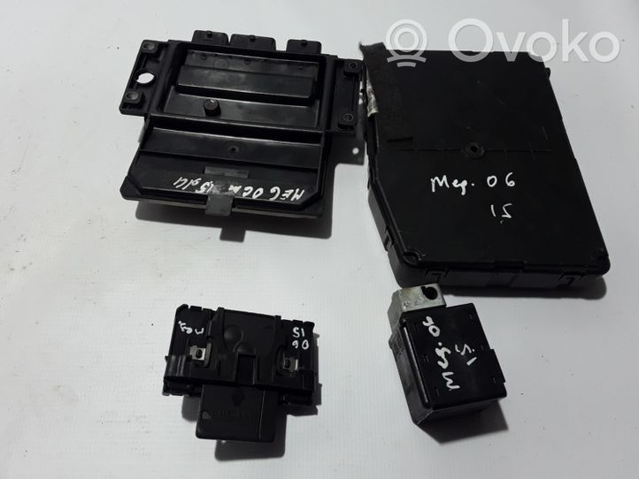 Renault Megane II Komputer / Sterownik ECU i komplet kluczy 