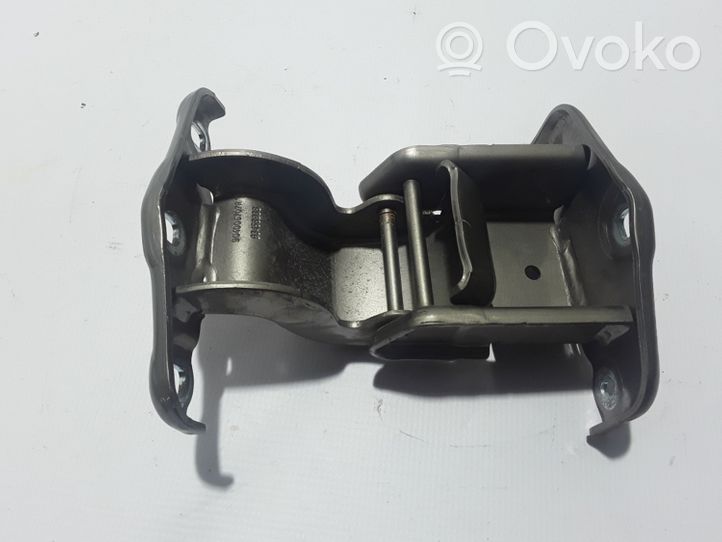 Opel Vivaro Loading door upper hinge 904006707R