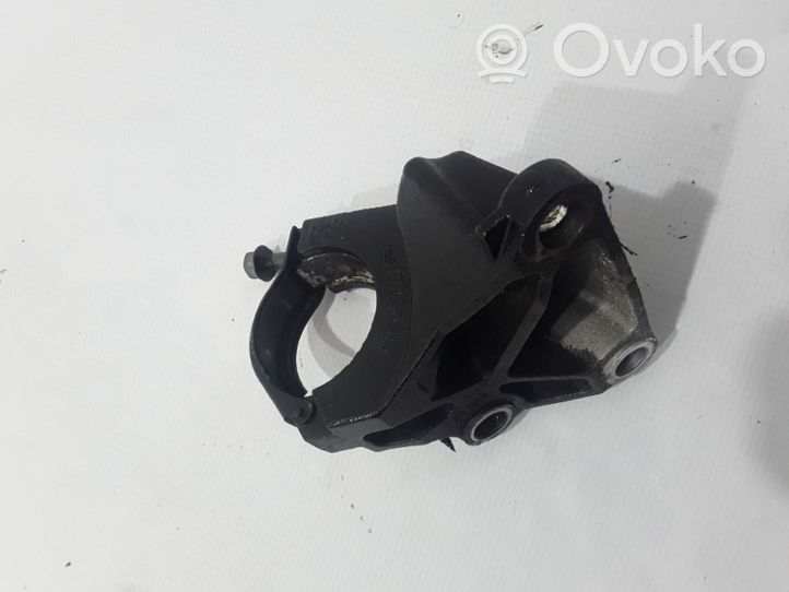 Opel Vivaro Vetoakselin tukilaakeri 397743031R