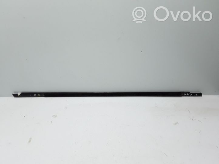 Volvo XC90 Priekšpusē durvju stikla apdare 