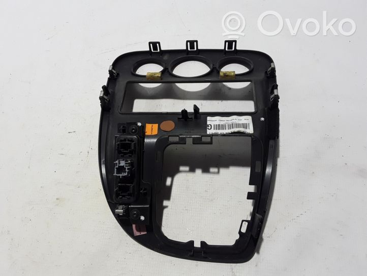 Mercedes-Benz Citan W415 Revêtement pommeau de levier de vitesses cuir A4156891737