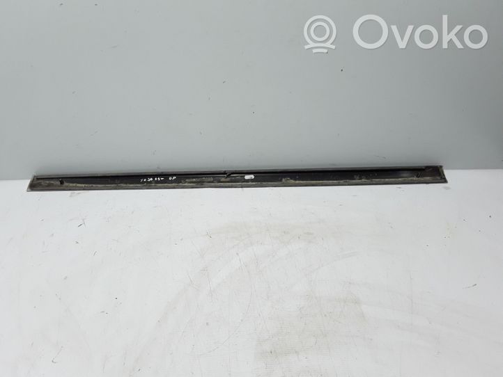 Volvo XC70 Front door trim (molding) 08693518