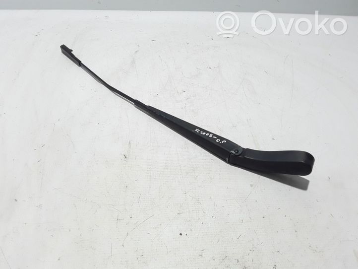 Volvo XC70 Front wiper blade arm 30655615