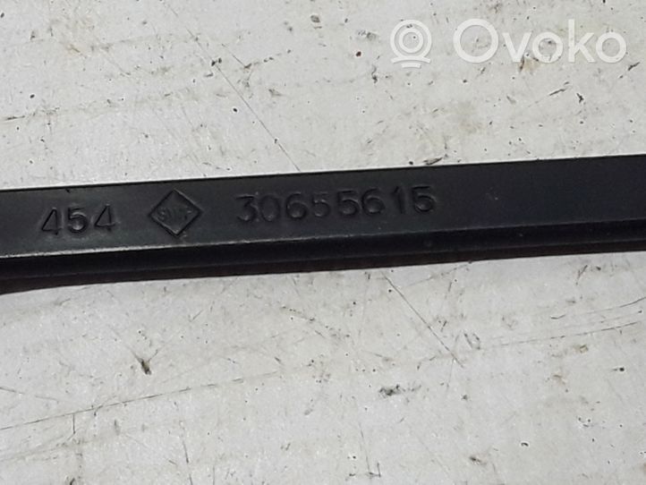 Volvo XC70 Front wiper blade arm 30655615