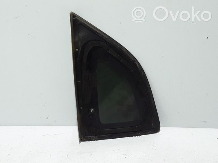 Renault Captur Rear side window/glass 833060875R